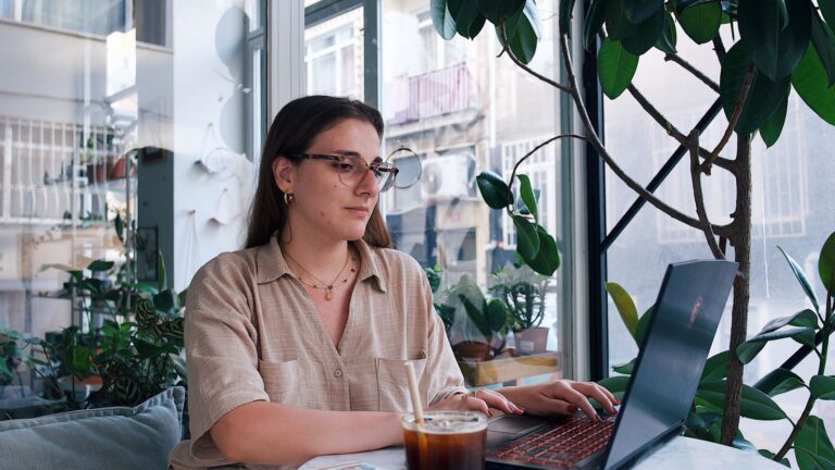 UAE “Golden Visa for Freelancers” 2026: The Real Story Behind the AED 360,000 Rule
